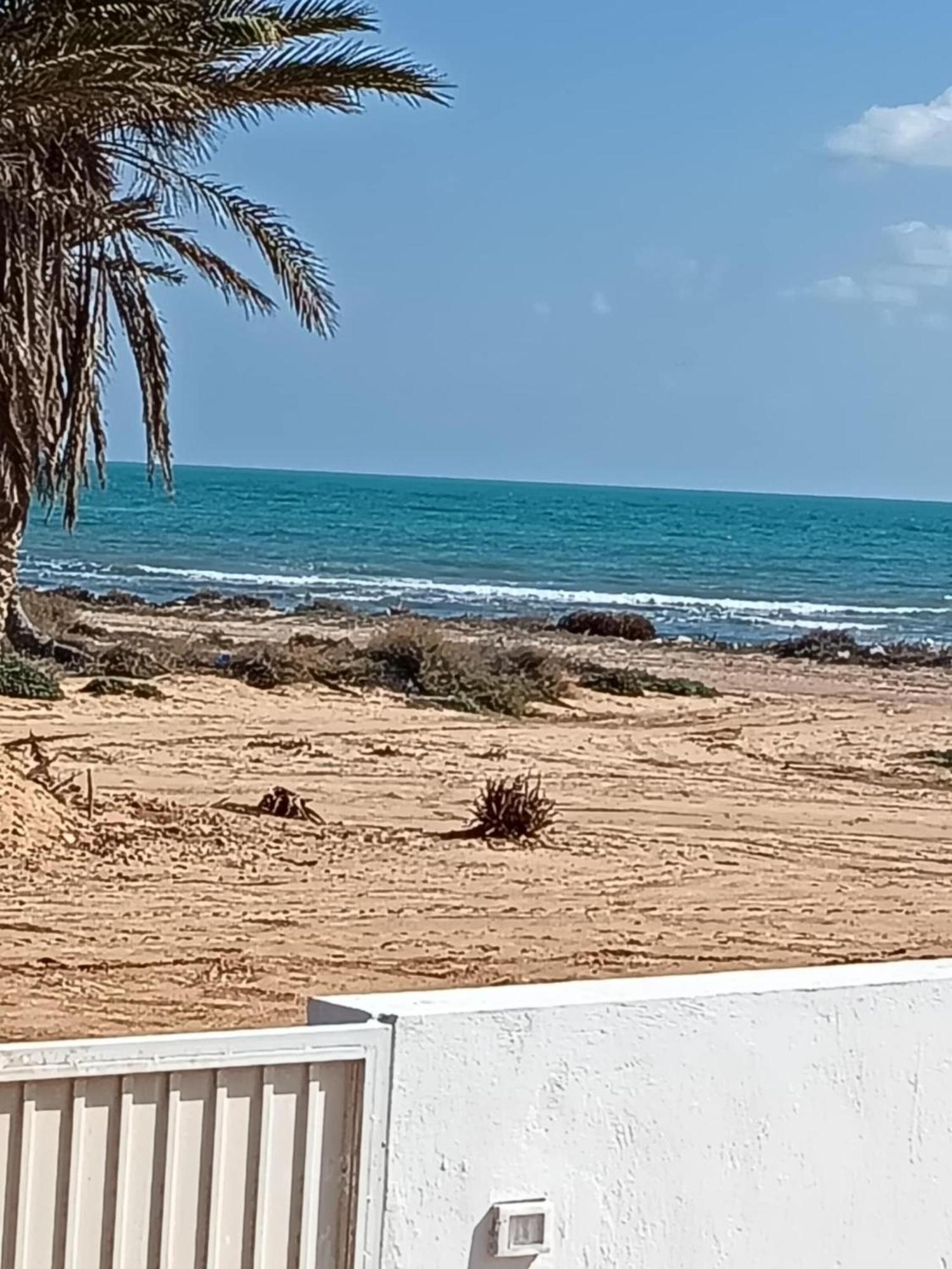 Villa Djerba Bord De Mer Al Haddadah Exterior photo