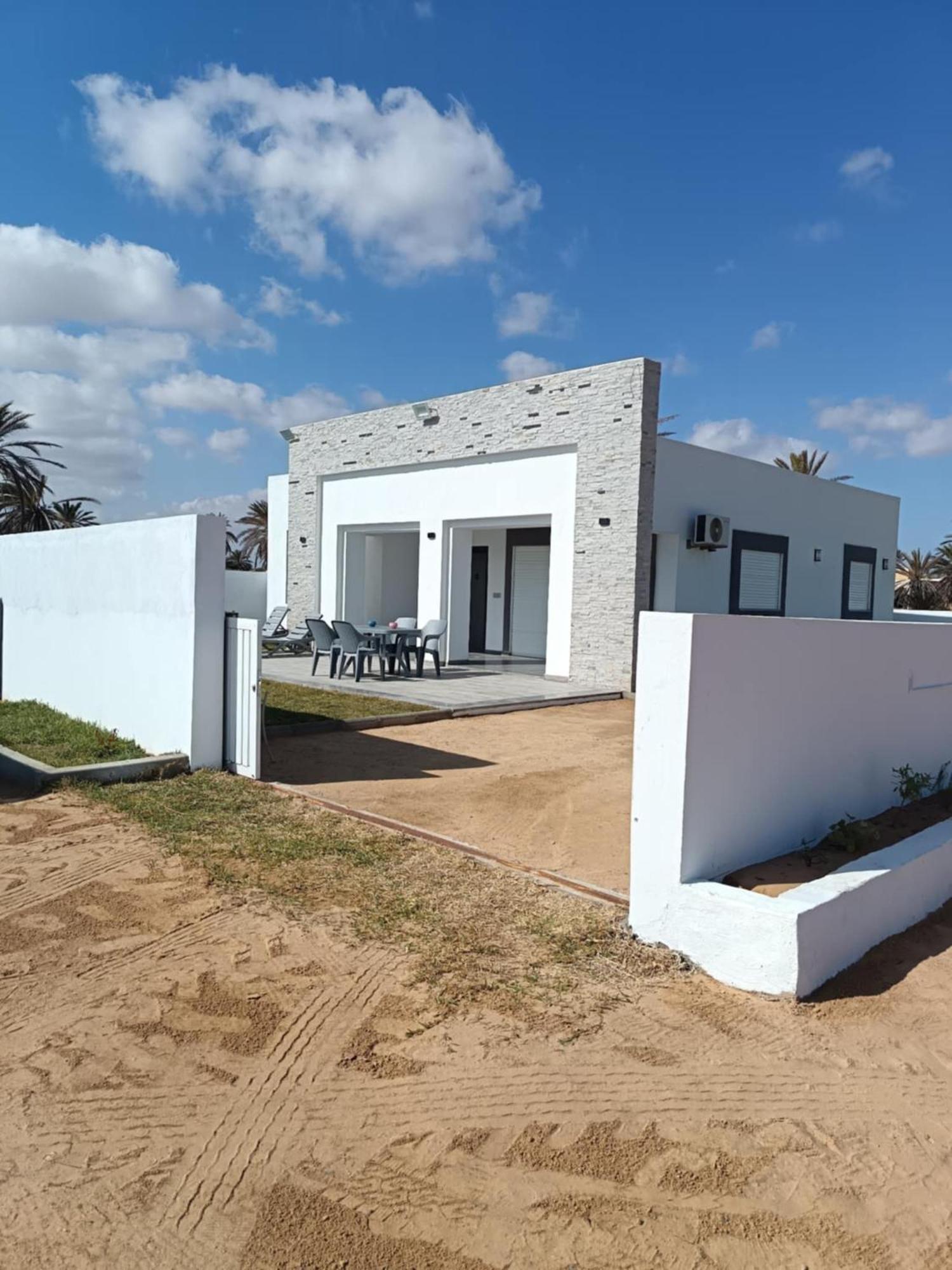 Villa Djerba Bord De Mer Al Haddadah Exterior photo