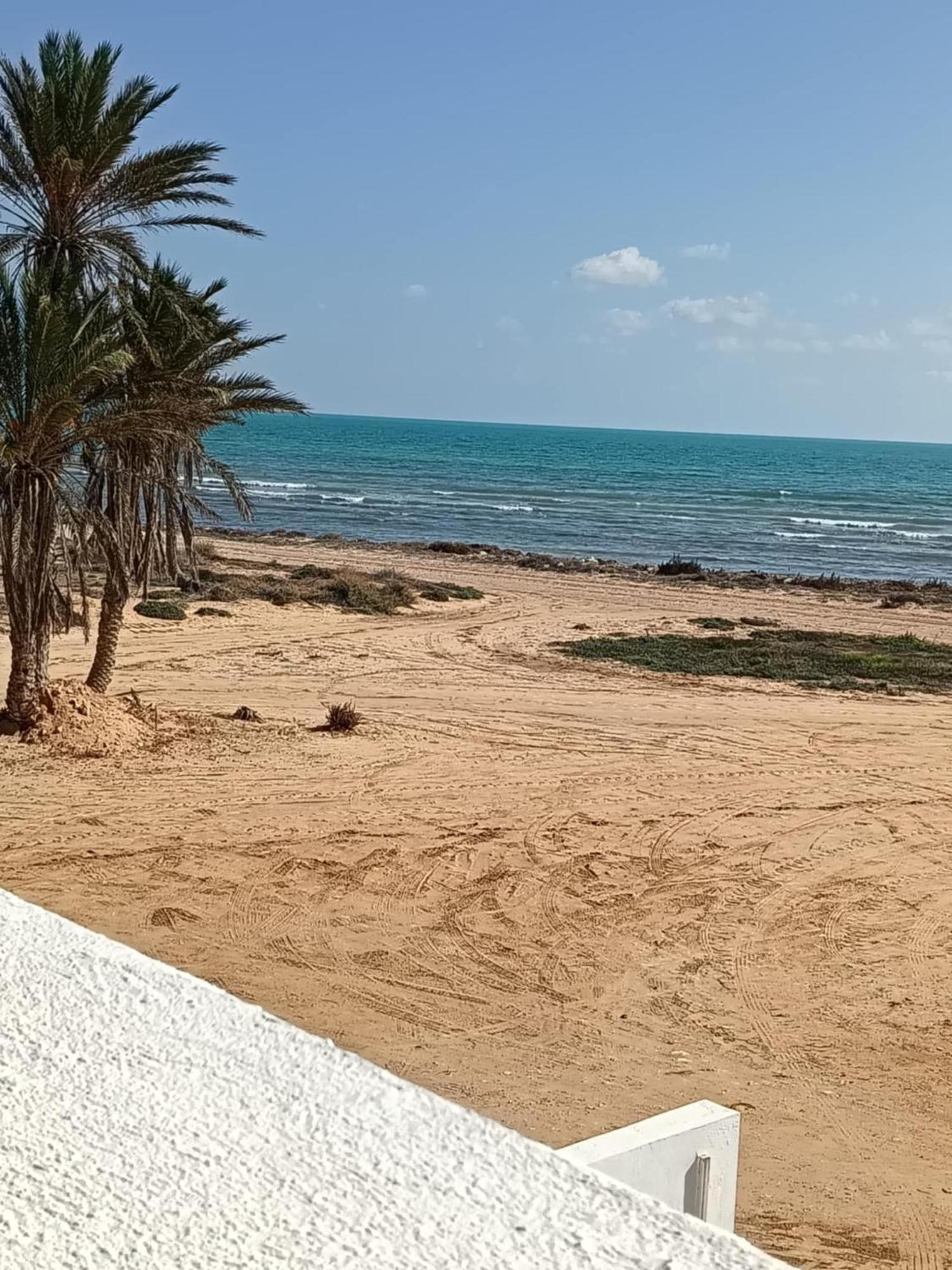 Villa Djerba Bord De Mer Al Haddadah Exterior photo