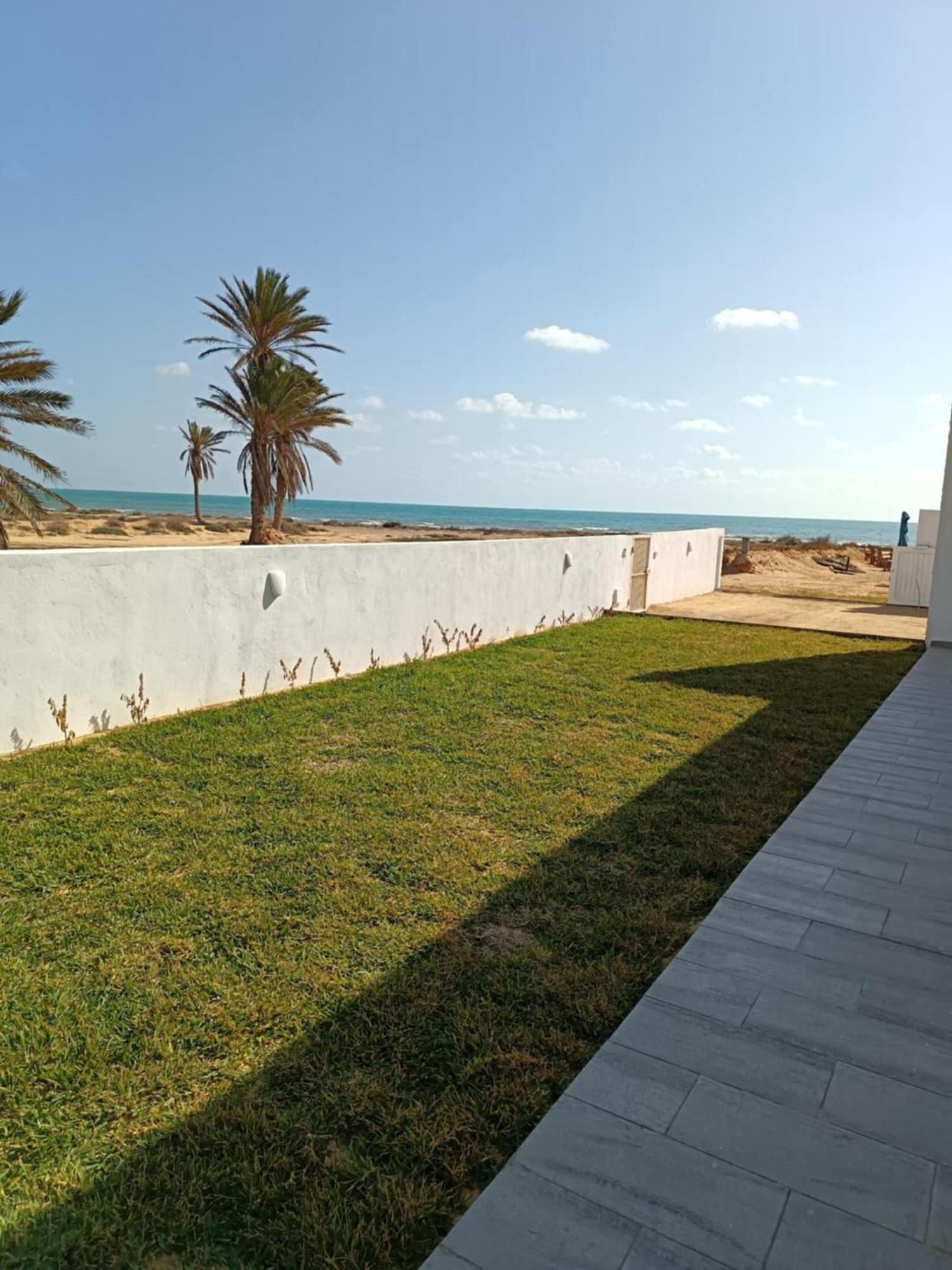 Villa Djerba Bord De Mer Al Haddadah Exterior photo