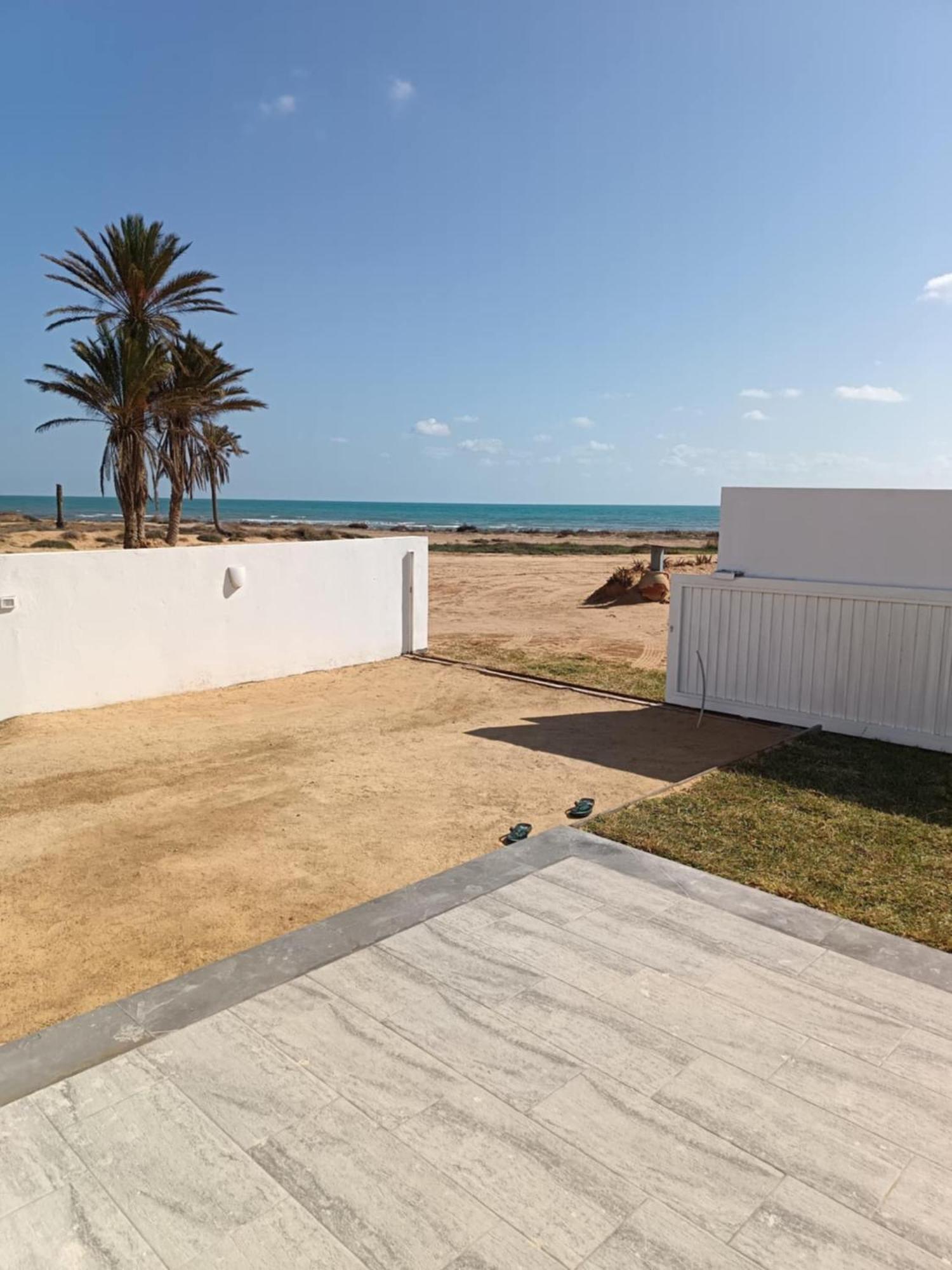 Villa Djerba Bord De Mer Al Haddadah Exterior photo